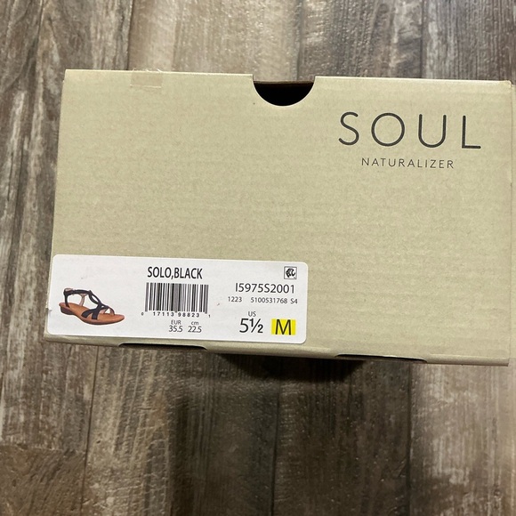 Naturalizer Black and Tan Sandals Size 5.5 - Picture 9 of 12